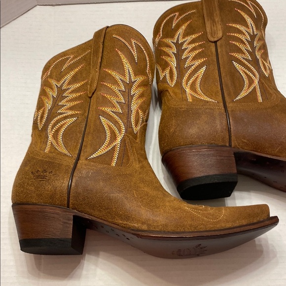 Brown Heeled Boots with Western Stitching and Pointed Toe - Picture 12 of 16